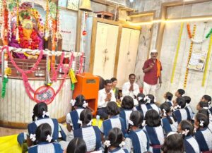 ग्रामदैवत श्री गोकर्ण गणेश मंदिरात सामुदायिक अथर्वशीर्ष पठण