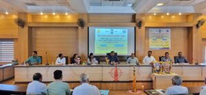 दिव्यांग व्यक्तींबाबत संवेदनशील असणे आवश्यक : जिप सीईओ ओमकार पवार