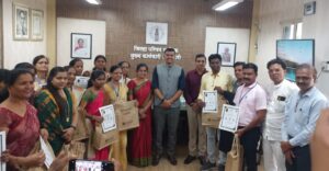 नावीन्यपूर्ण उपक्रम राबविणाऱ्या शिक्षकांचा जिल्हास्तरीय पुरस्काराने गौरव